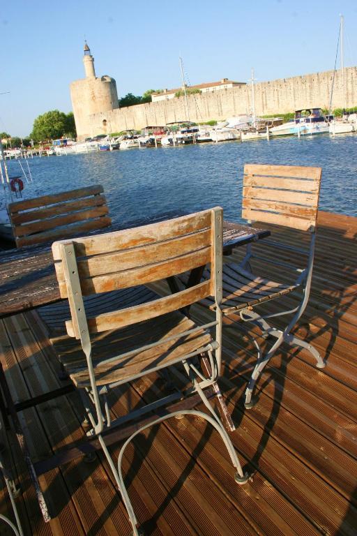 Hotel Peniche Poompui Aigues-Mortes Pokoj fotografie
